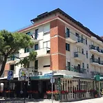 Harrys Hotel
